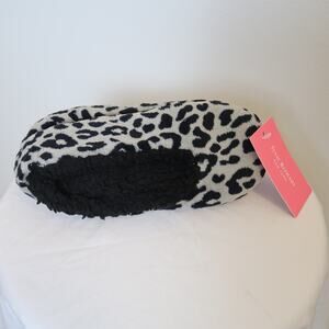 Isaac Mizrahi NWT grey and black leopard print fuzzy slippers Small